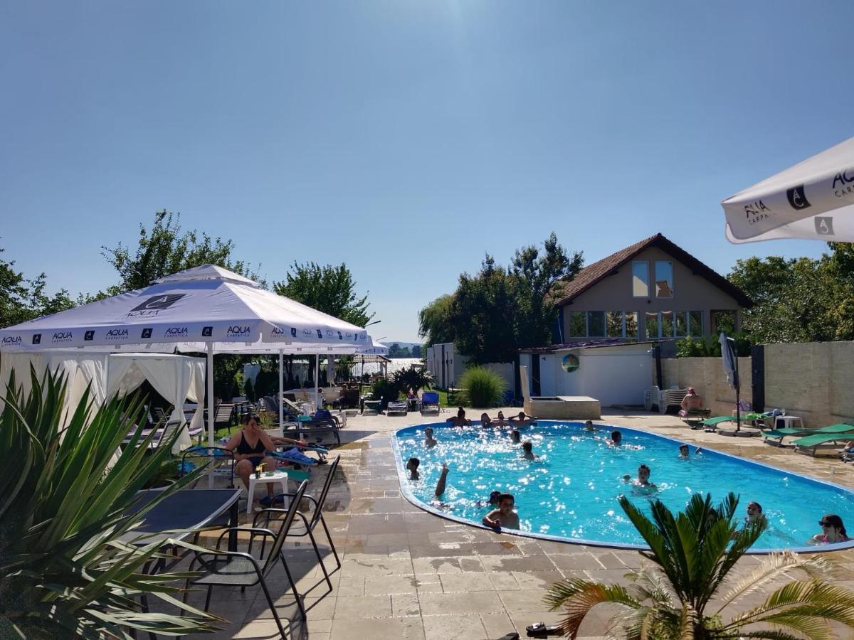 Elgringo Clisura Dunarii Moldova Noua Buitenkant foto