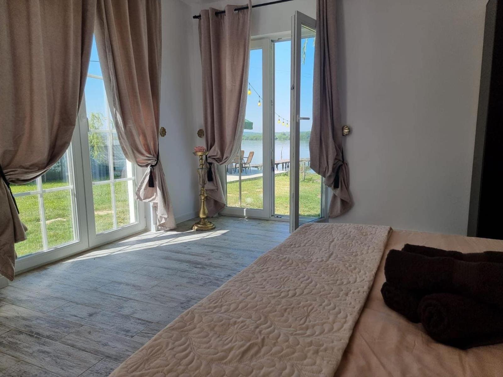 Elgringo Clisura Dunarii Moldova Noua Buitenkant foto
