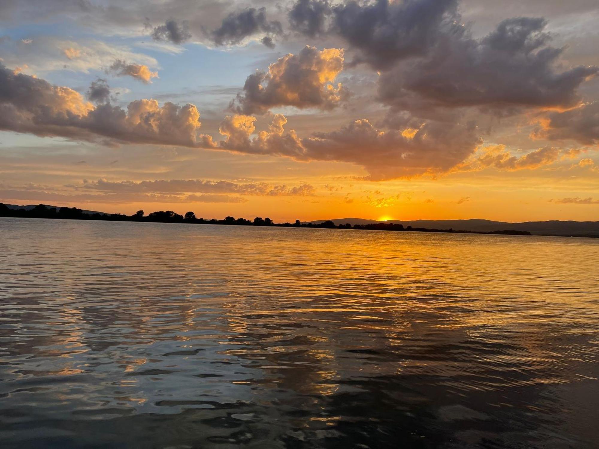 Elgringo Clisura Dunarii Moldova Noua Buitenkant foto